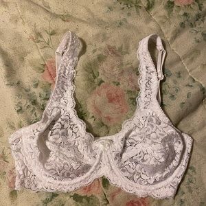very cute retro style bra!